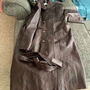 I think it’s more of a unisex, leather coat, men’s, or women’s I wore it